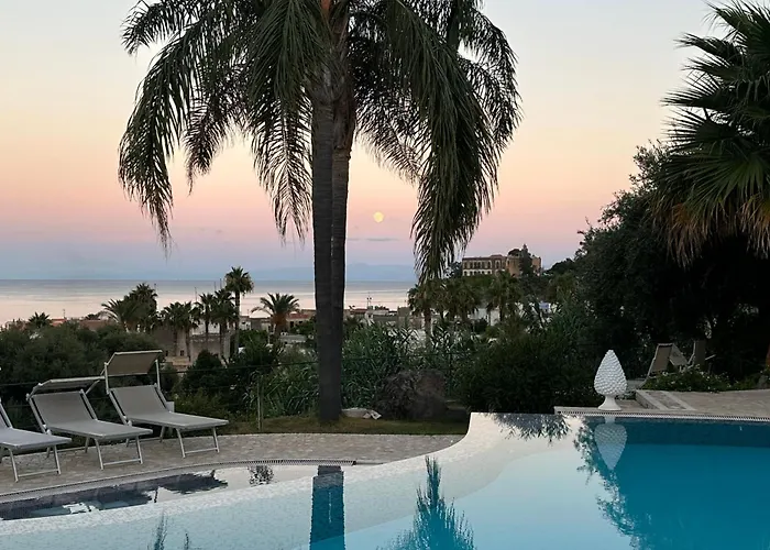 מלון Mea - Aeolian Charme 4*