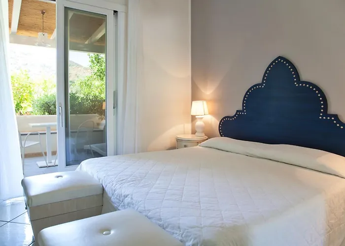 מלון Mea - Aeolian Charme